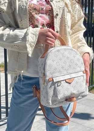 Louis vuitton palm springs backpack white10 фото