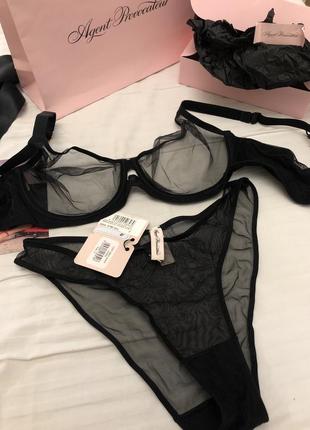 Комплект нижнего белья от agent provocateur.