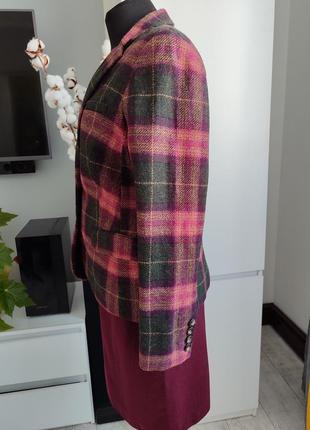 Шерстяной блейзер пиджак в клетку винных оттенков crew clothing4 фото