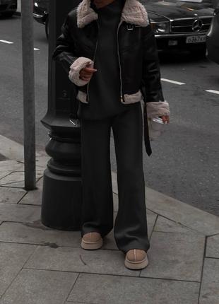 Костюм женский однонтонный теплый оверсайз свитер с воротником брюки свободного кроя на высокой посадке качественный трендовый черный3 фото