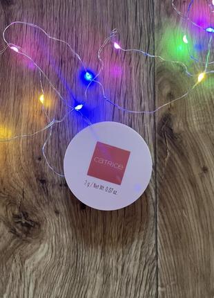 Кремові румʼяна catrice