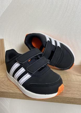 Кросівки adidas1 фото