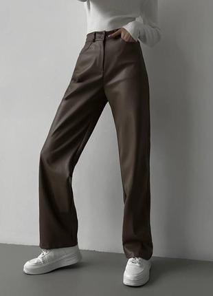 Брюки женские однотонные кожаные теплые на флисе на высокой посадке с карманами качественные базовые стильные мокко2 фото