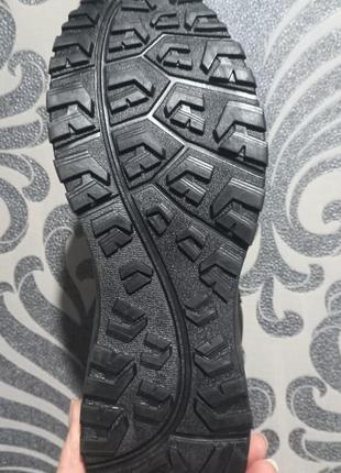 Мужские зимние ботинки кроссовки меховые в черном цвете на шнуровке5 фото