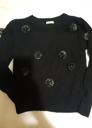 Жіночий пуловер светер з помпонами3 фото