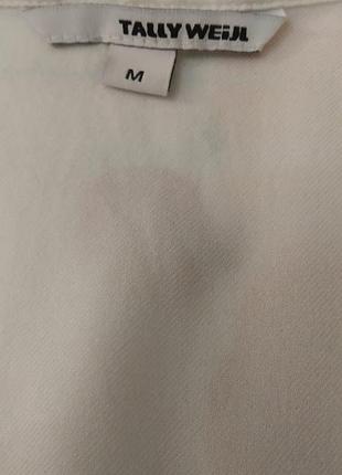 Стильная женская рубашка с длинными рукавами с вышивкой