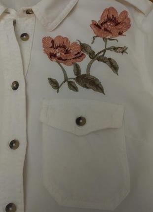 Стильная женская рубашка с длинными рукавами с вышивкой