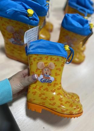 Детские резиновые сапоги