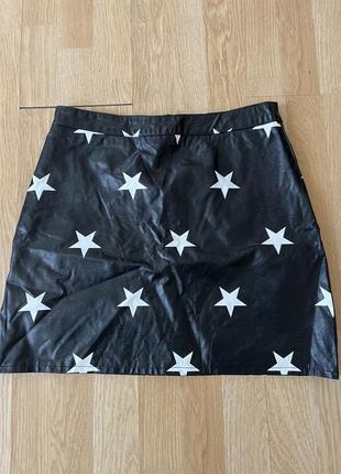 Чорна міні-спідниця nasty gal зі штучної шкіри з білими зірками