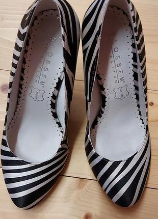 Стильні туфлі blossem