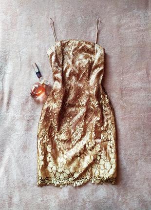 Красивое золотое кружевное мини платье на тонких бретельках