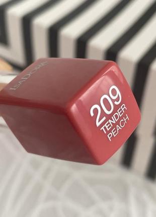 Оригинальн! увлажняющая помада для губ isadora perfect moisture lipstick, тон 209 (tender peach) 4,5 г2 фото