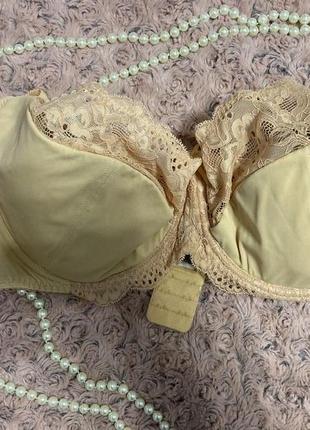 Diorella бежевий бюстгальтер 95 е