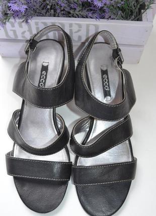 Шкіряні босоніжки ecco р. 40 26 см по устілці