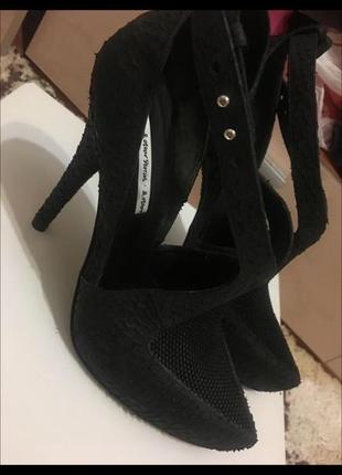 Дуже красиві ексклюзивні італійські туфлі vero guoio