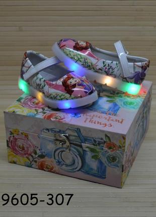 Детские туфли для девочки со светящейся подошвой 26, 28 размеры принцесса софия3 фото