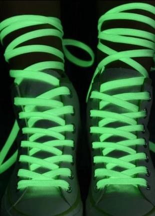 Флуоресцентные шнурки 140 см. фликер на кроссовки кеды ботинки белые рефлективные светящиеся в темноте5 фото