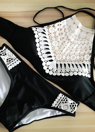 Раздельный купальник с кружевом пуш-ап