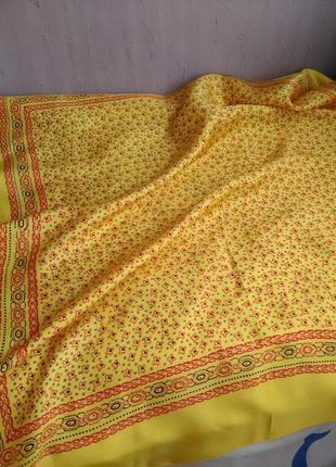 Яркий и сочный шёлковый платок1 фото