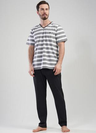 Батальна чоловіча трикотажна піжама футболка та штани вільного крою vienetta