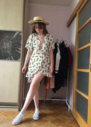 Літня сукня з ананасами