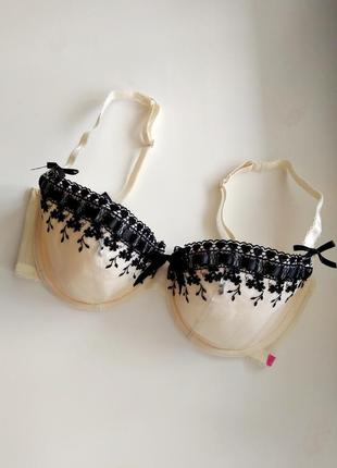 80-e молочний бюст-балконет з вишивкою katie price