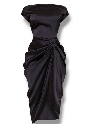 Черное атласное платье-миди с драпированной юбкой и открытыми плечами от plt1 фото