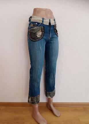 Синие женские джинсы с стильными украшениями, размер s1 фото
