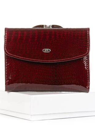 Жіночий шкіряний гаманець