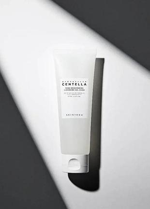 Чистящая skin1004 madagascar centella tone brightening cleansing gel foam 1