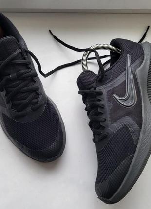 Легкие удобные беговые кроссовки nike quest 5