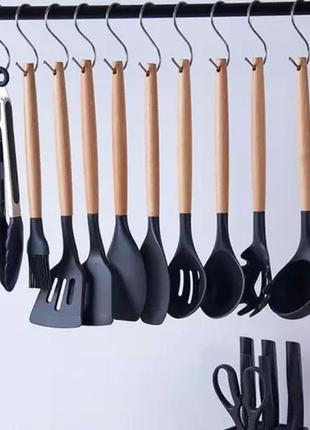 Набор кухонных аксессуаров из силикона с деревянными ручками на подставке, черное, 19 штук8 фото