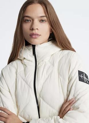 Пальто calvin klein, белое пальто calvin klein, repreve® hooded long puffer jacket3 фото