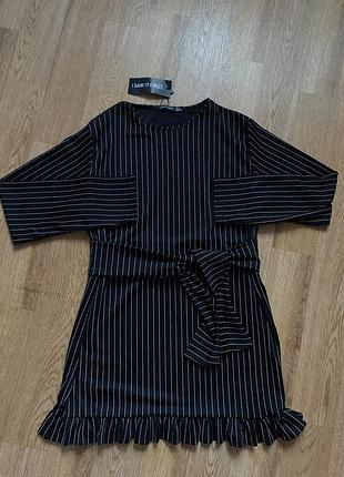 Полосатое платье с поясом