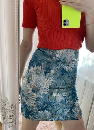 Очень красивая юбка мини в цветочный принт1 фото