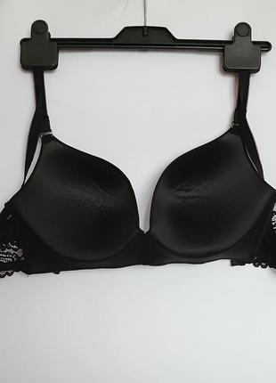 Черный бюстгальтер biweier