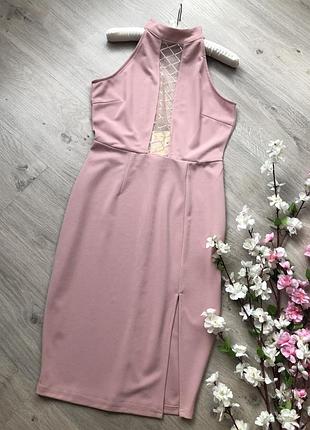 Красивое вечернее платье с открытой спиной,