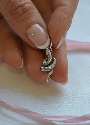 Кулон у вигляді змії