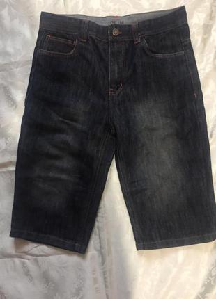 Класні джинсові шорти на дівчинку.