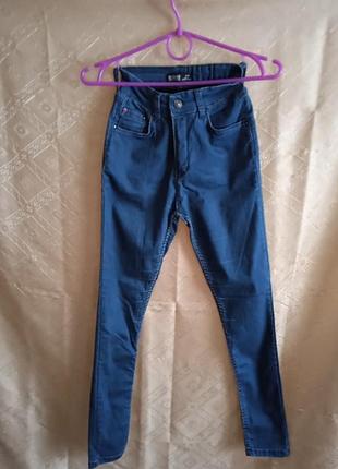 Джинси стрейч.  27р