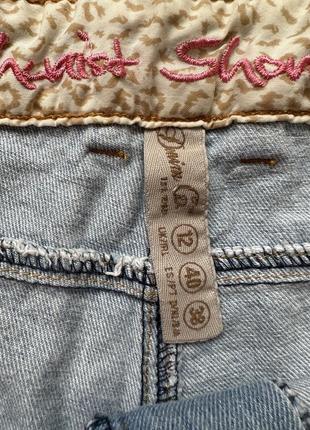 Стильные короткие джинсовые шорты с камушками denim co 40/l6 фото