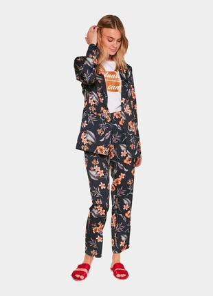 Стильные сатиновые праздничные брюки брюки в бельевом стиле в цветочный принт
