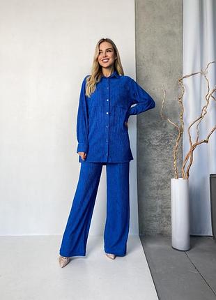 Костюм двойка жатый фактурный рубашка с накладными карманами на пуговицах брюки штаны джоггеры розовый бежевый синий электрик комплект