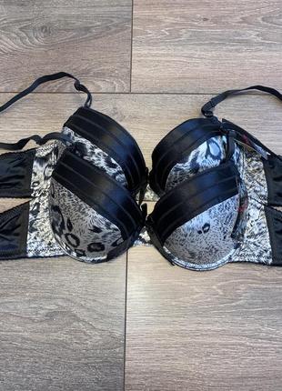 Атласний ліф леопард