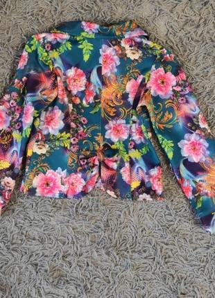Цветочный яркий пиджак для девочки.4 фото