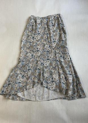 Спідниця міді блакитна в квітковий принт довга базова стильна трендова з білими квітами небесна ніжна романтична юбка