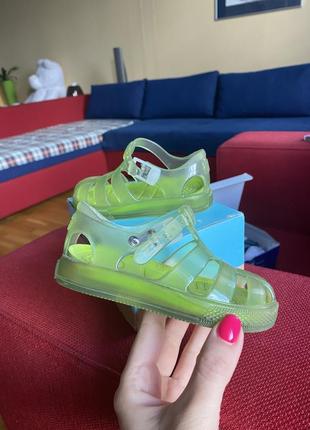 Резиновые босоножки сандалии chicco