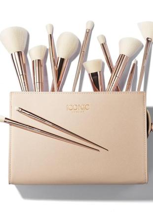 Кисть для нанесения пудры iconic london ultimate brush set large powder brush кисточка10 фото