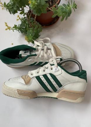 Adidas rivarly кросівки жіночі кеди
