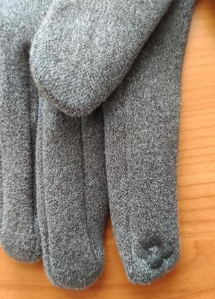 Женские серые перчатки утепленные для мобильного телефона3 фото